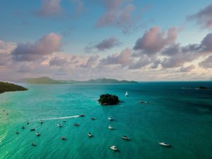 【#オーダーメードプチ動画】ターコイズブルーの海と島の写真に爽やかなアコースティックギターの#残暑見舞い#プチ動画はいかがですか？「絆のプチ動画#29」