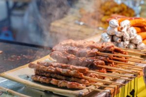 【#オーダーメードプチ動画】近所の友だちを燗酒が飲める屋台に誘う「#絆のプチ動画#56」