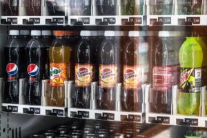 口をつけて飲んだペットボトルの飲み残しって、飲んでも大丈夫?