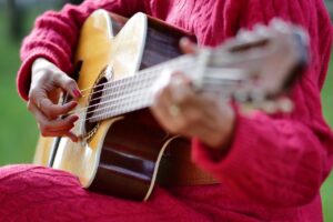 レクリエーションだけじゃない!エビデンスがちゃんとある音楽療法なら、明るくなったり、よく笑って穏やかになります!(後編)