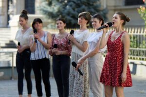 レクリエーションだけじゃない!エビデンスがちゃんとある音楽療法なら、明るくなったり、よく笑って穏やかになります!(前編)